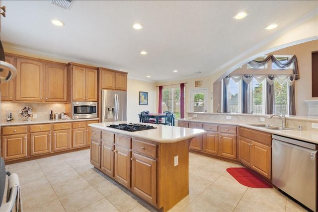 2902 Autumn Crest Drive, Friendswood, TX 77546