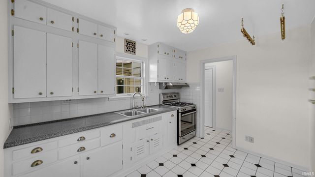 917 W Lawrence Street, Mishawaka, IN 46545