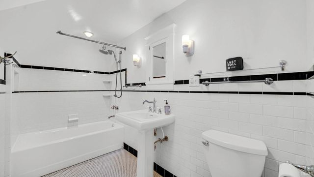 917 W Lawrence Street, Mishawaka, IN 46545