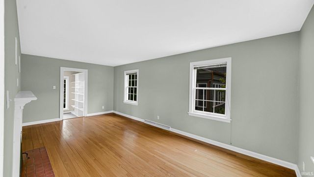 917 W Lawrence Street, Mishawaka, IN 46545
