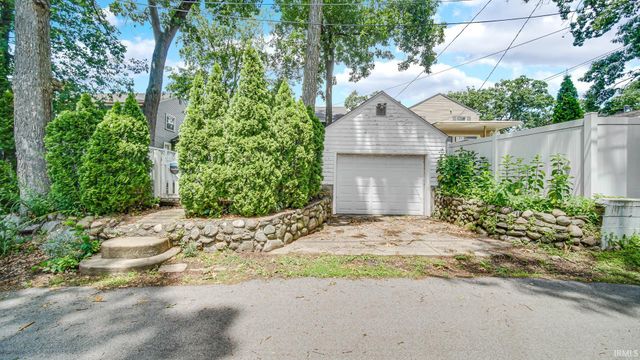 917 W Lawrence Street, Mishawaka, IN 46545