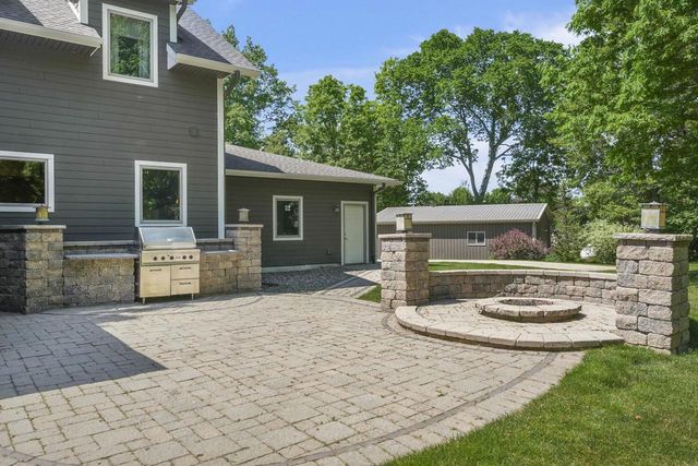 4203 Sunset Ridge, Cottage Grove, WI 53527