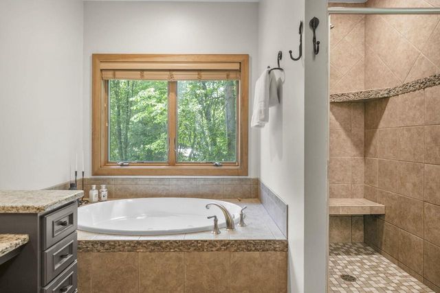 4203 Sunset Ridge, Cottage Grove, WI 53527