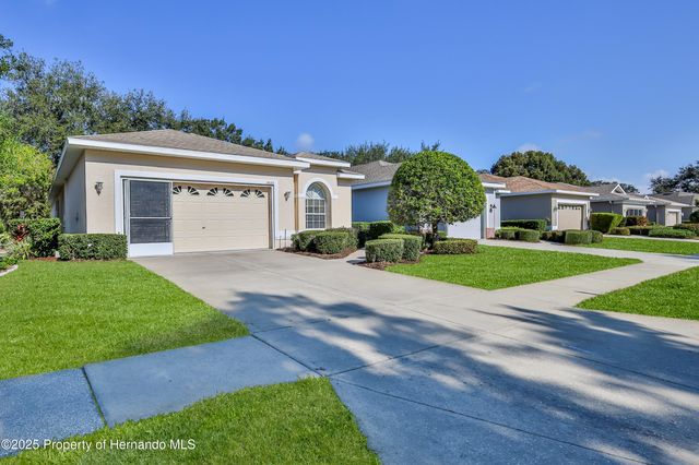 15033 Middle Fairway Drive, Spring Hill, FL 34609