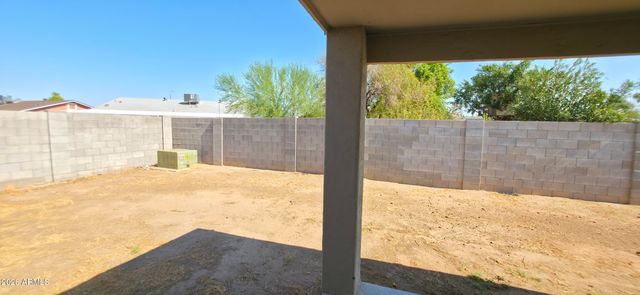 7540 W TURNEY Avenue, Phoenix, AZ 85033
