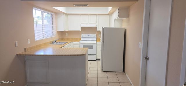 7540 W TURNEY Avenue, Phoenix, AZ 85033