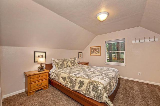 6252 Pony Express Trl, Pollock Pines, CA 95726