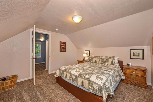 6252 Pony Express Trl, Pollock Pines, CA 95726