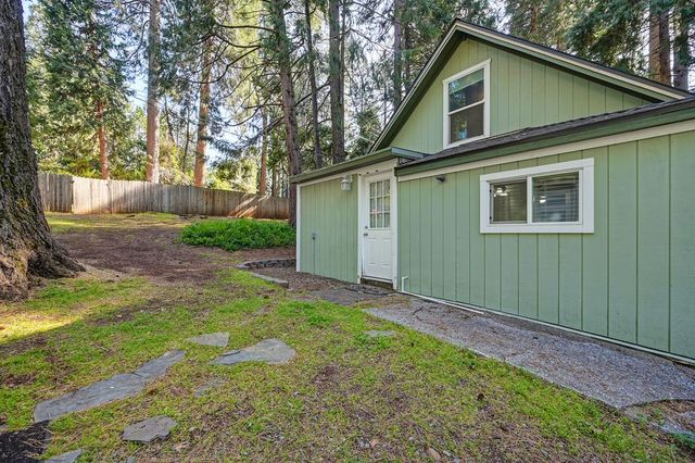 6252 Pony Express Trl, Pollock Pines, CA 95726