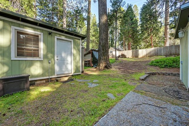 6252 Pony Express Trl, Pollock Pines, CA 95726