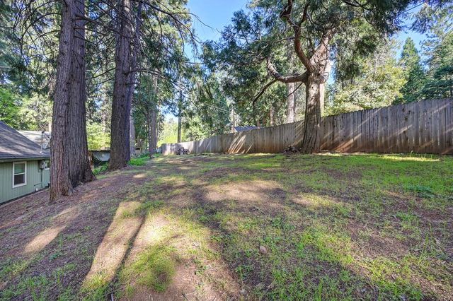 6252 Pony Express Trl, Pollock Pines, CA 95726