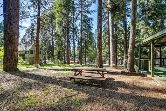 6252 Pony Express Trl, Pollock Pines, CA 95726