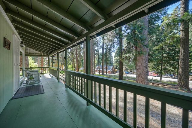 6252 Pony Express Trl, Pollock Pines, CA 95726