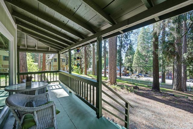 6252 Pony Express Trl, Pollock Pines, CA 95726