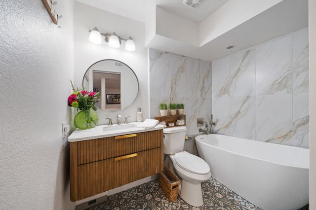 7496 E Northwest Highway 145, Dallas, TX 75231