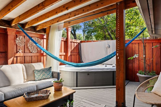 7496 E Northwest Highway 145, Dallas, TX 75231