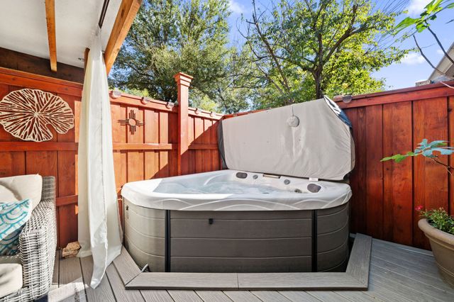 7496 E Northwest Highway 145, Dallas, TX 75231