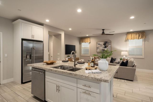 4228 Vineyard Drive, Madera, CA 93636