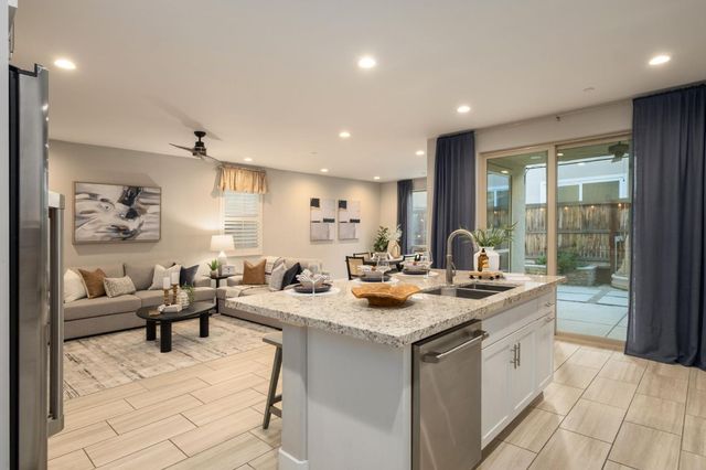 4228 Vineyard Drive, Madera, CA 93636