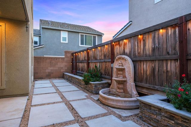 4228 Vineyard Drive, Madera, CA 93636