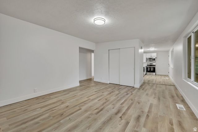 1995 CLYDE ST, Layton, UT 84041