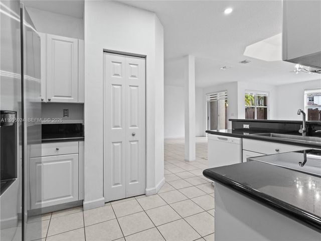 11186 NW 73rd Ter 11186, Doral, FL 33178