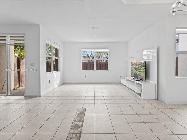 11186 NW 73rd Ter 11186, Doral, FL 33178