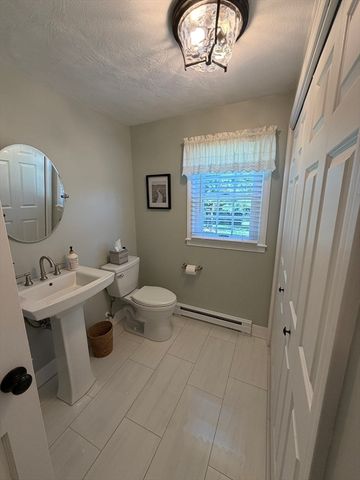 4 Robertson Rd, Auburn, MA 01501