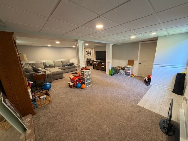 4 Robertson Rd, Auburn, MA 01501