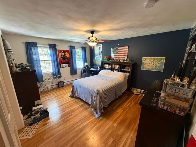 4 Robertson Rd, Auburn, MA 01501