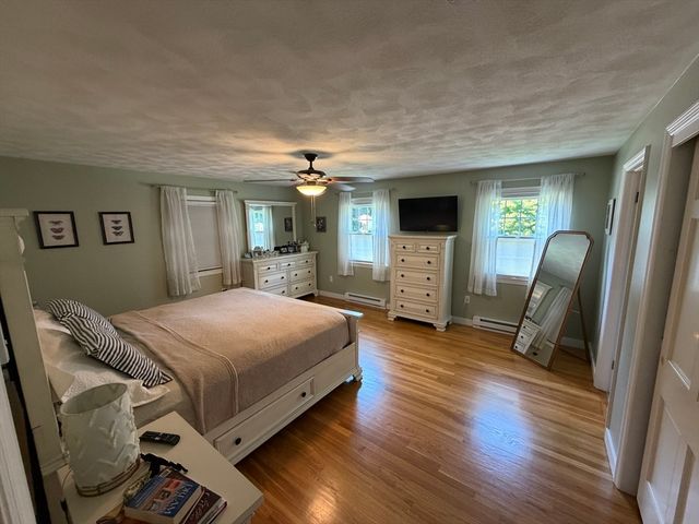 4 Robertson Rd, Auburn, MA 01501