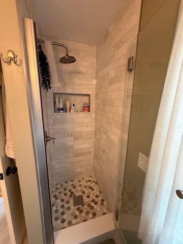 4 Robertson Rd, Auburn, MA 01501