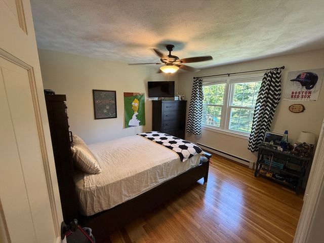 4 Robertson Rd, Auburn, MA 01501