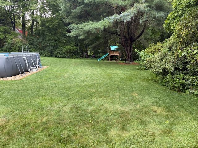 4 Robertson Rd, Auburn, MA 01501