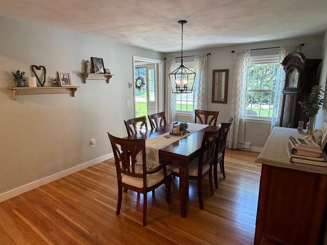4 Robertson Rd, Auburn, MA 01501