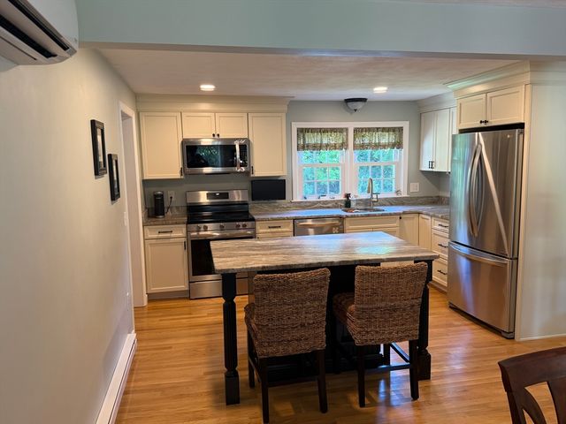 4 Robertson Rd, Auburn, MA 01501