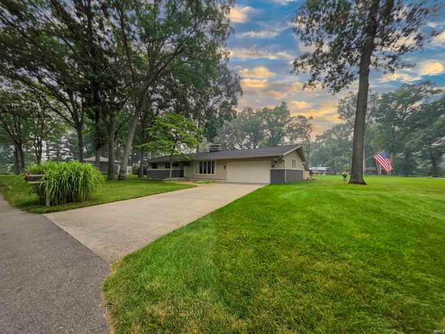 28812 Oakwood Place, Elkhart, IN 46514