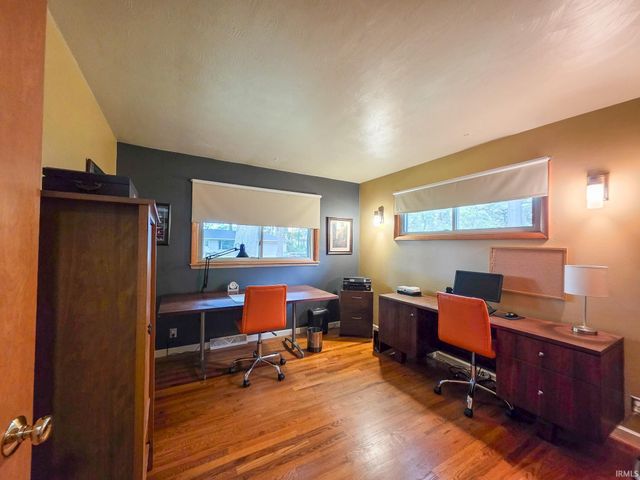 28812 Oakwood Place, Elkhart, IN 46514