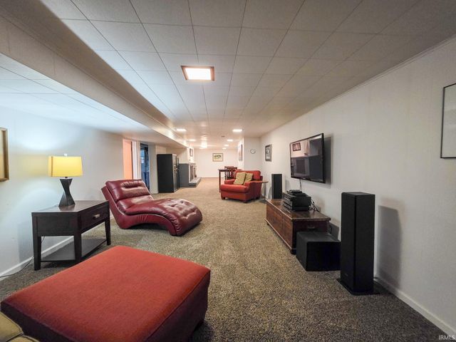 28812 Oakwood Place, Elkhart, IN 46514