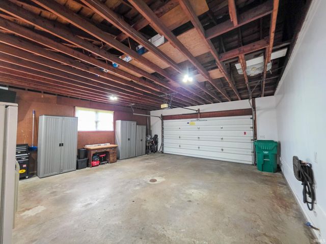 28812 Oakwood Place, Elkhart, IN 46514