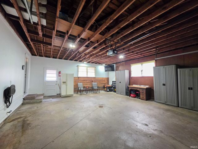 28812 Oakwood Place, Elkhart, IN 46514