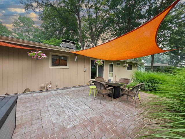 28812 Oakwood Place, Elkhart, IN 46514