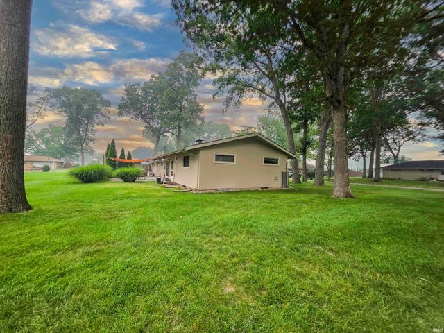 28812 Oakwood Place, Elkhart, IN 46514