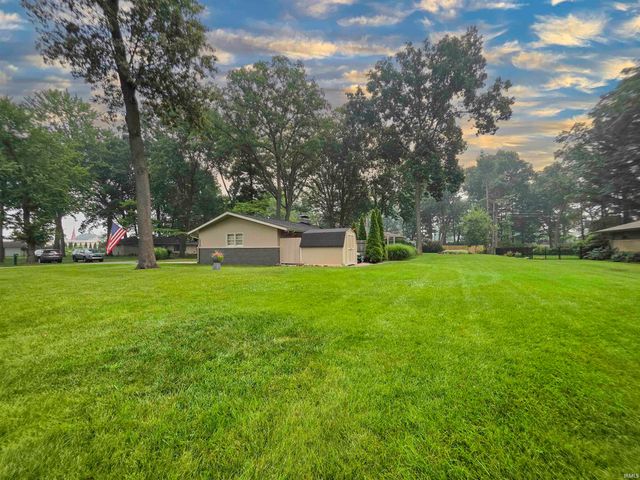 28812 Oakwood Place, Elkhart, IN 46514