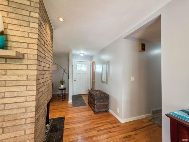 28812 Oakwood Place, Elkhart, IN 46514