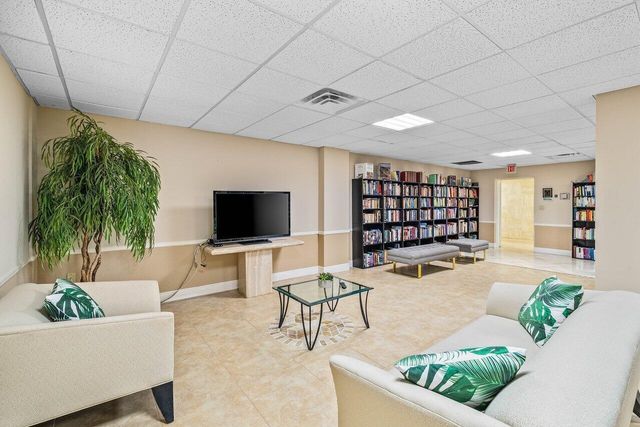 3460 S Ocean Boulevard 6150, Palm Beach, FL 33480