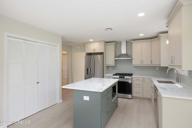 289 Costa Mesa Drive, Toms River, NJ 08757
