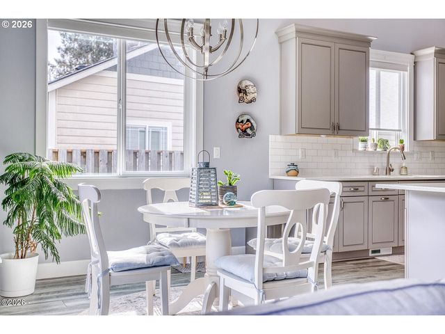 5792 Ne VOYAGE Ave, Lincoln City, OR 97367