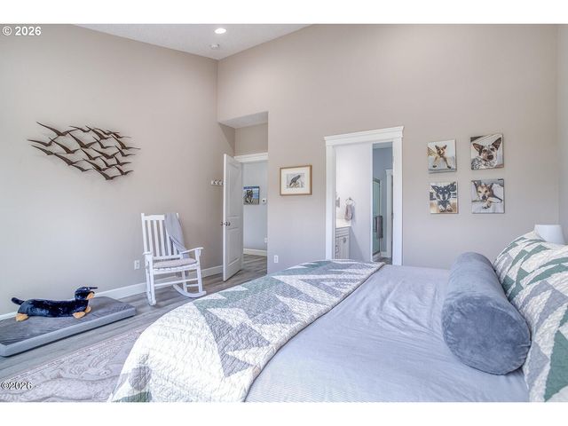 5792 Ne VOYAGE Ave, Lincoln City, OR 97367