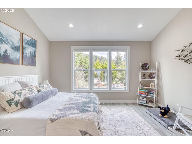 5792 Ne VOYAGE Ave, Lincoln City, OR 97367